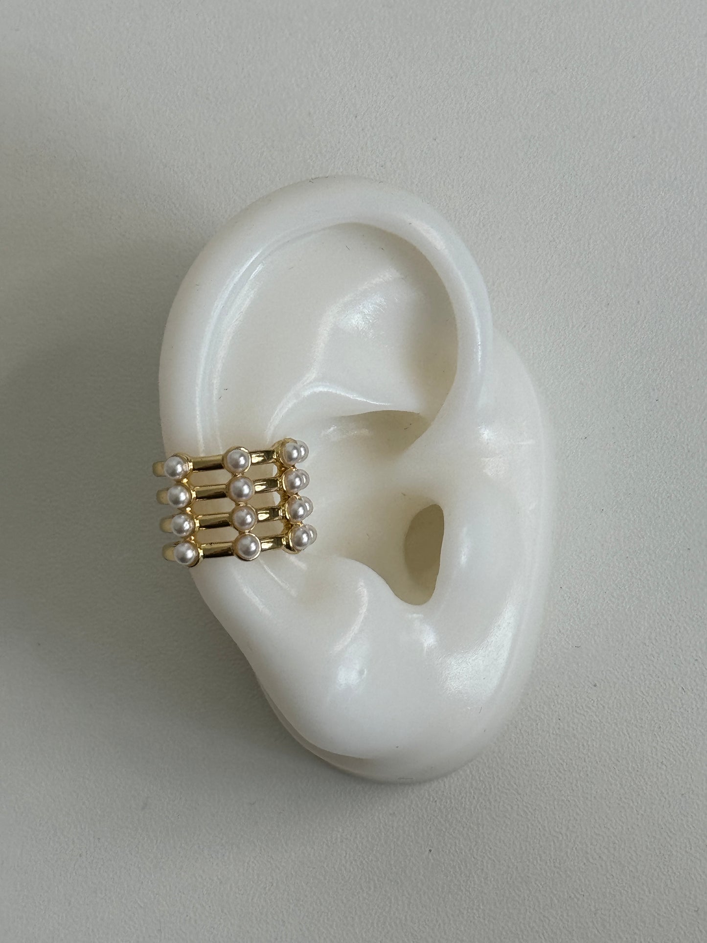 Perlitas Ear Cuff