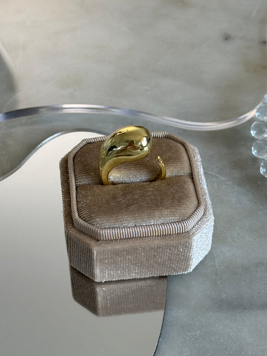 Luna Ring