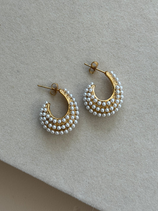 Pearly drop earrings