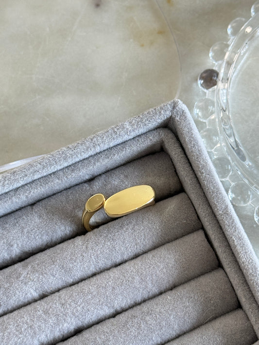 Carlota Ring